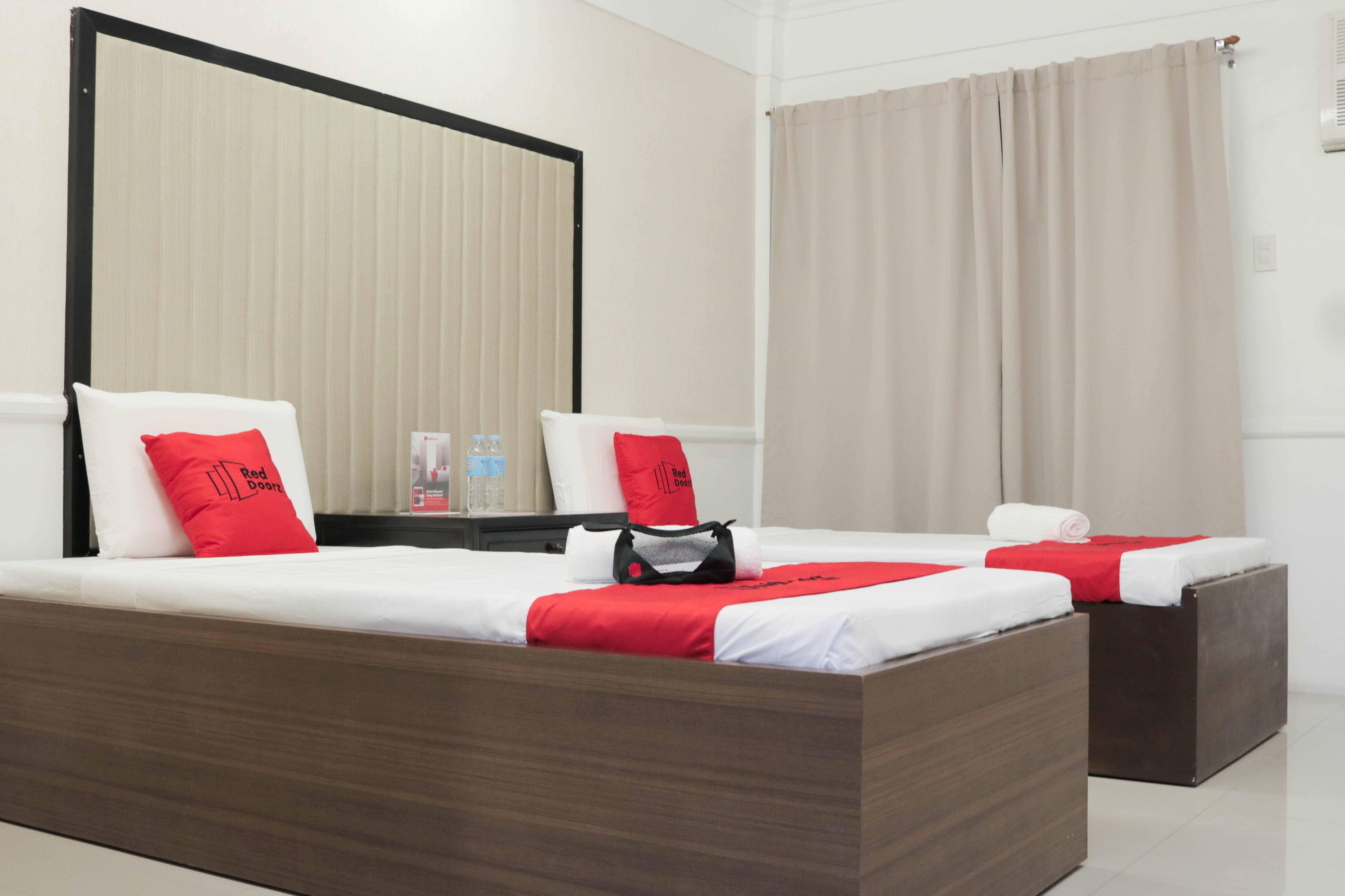 เรดดอร์ซ พรีเมียม แอท ไวร์เลส มันดาเว เซบู Hotel มันดาเวซิตี้ ภายนอก รูปภาพ
